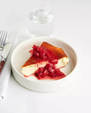 Баскский чизкейк из новогоднего меню ресторана Le Gosse