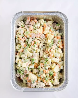 Оливье с говяжьим языком и индейкой из новогоднего меню ресторана Le Gosse