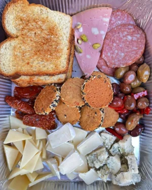 Плато ассорти из ресторана Le Gosse на Пасху