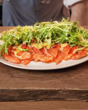 Сладкий маринованный лосось из новогоднего меню ресторана Le Gosse