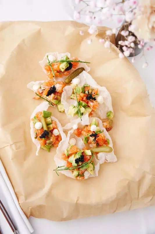 Тартар с лососем из меню ресторана Le Gosse